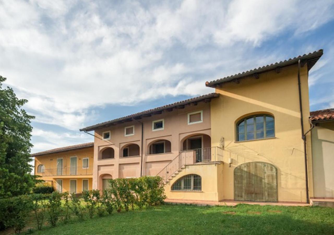 Charming Loft Golf Club Barolo Apartment Novello Exterior photo
