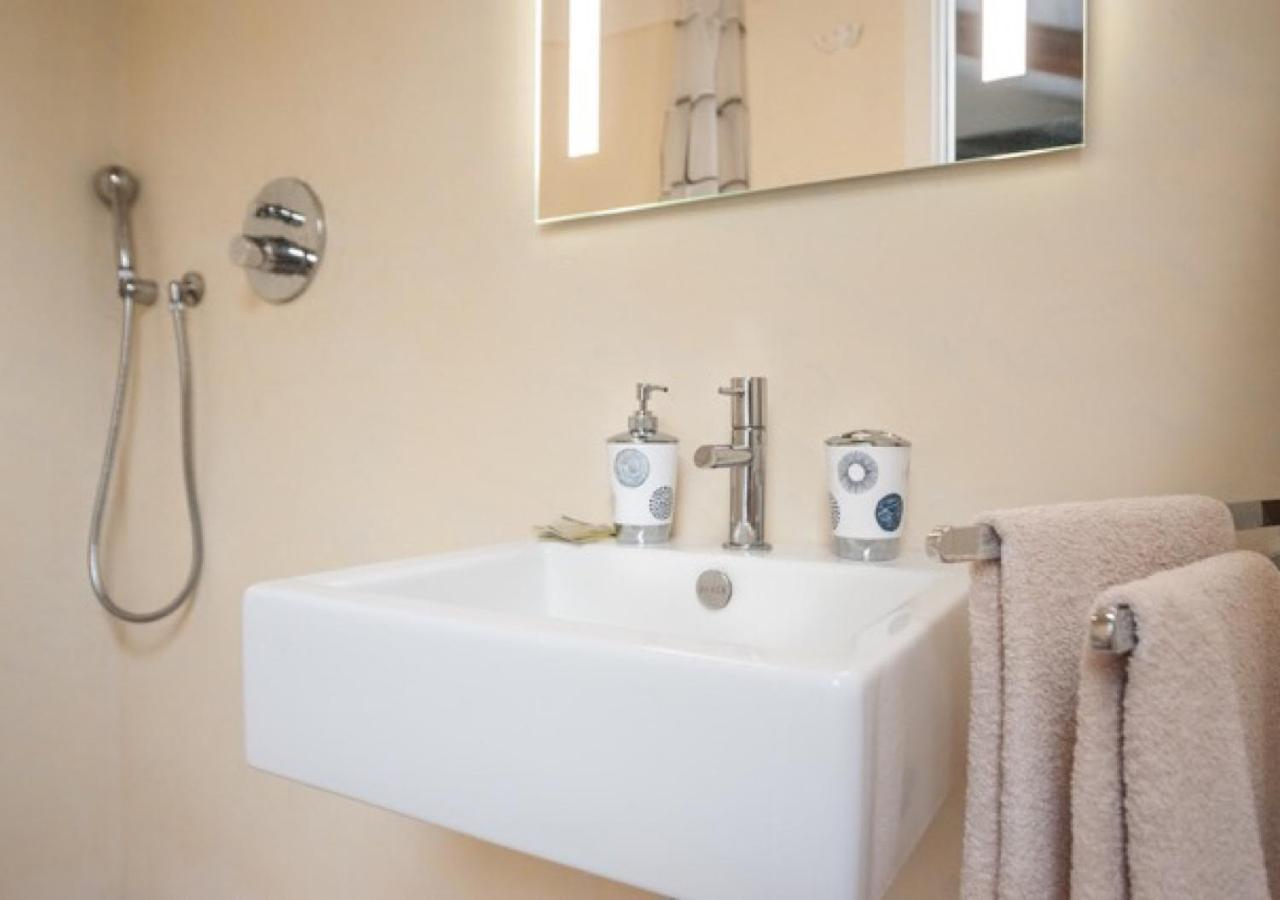 Charming Loft Golf Club Barolo Apartment Novello Exterior photo